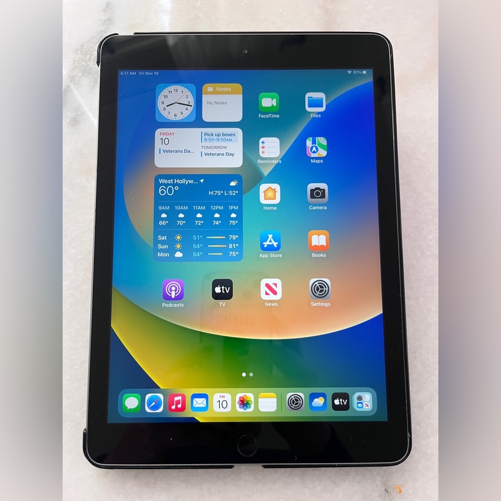 New In Box Apple For iPad Wi-Fi 32GB (5th Generation) Free Delivery